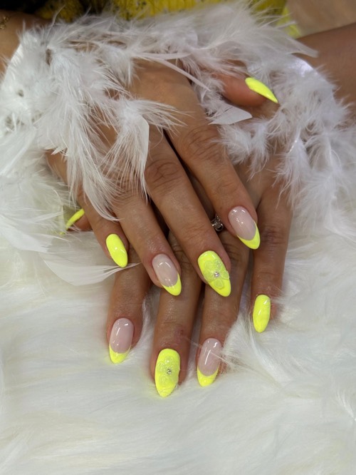 Azema Ladies Salon LLC