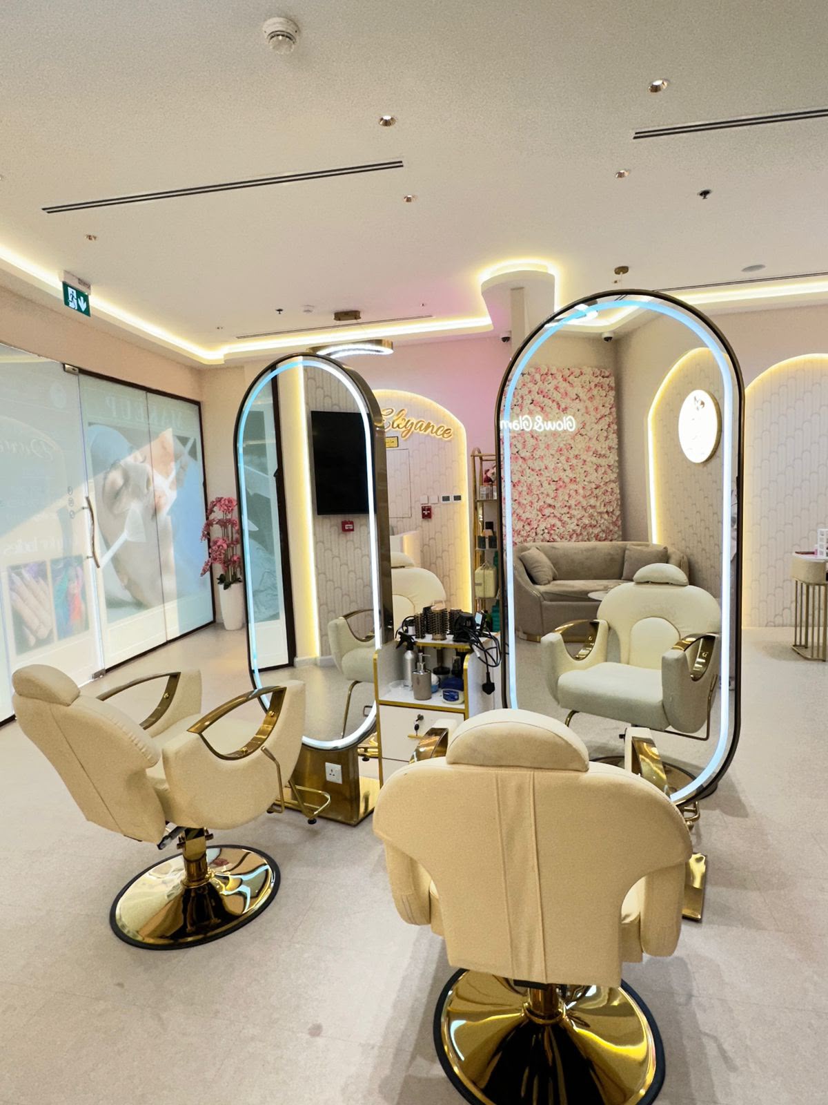 DIVINE ELEGANCE BEAUTY LOUNGE LLC